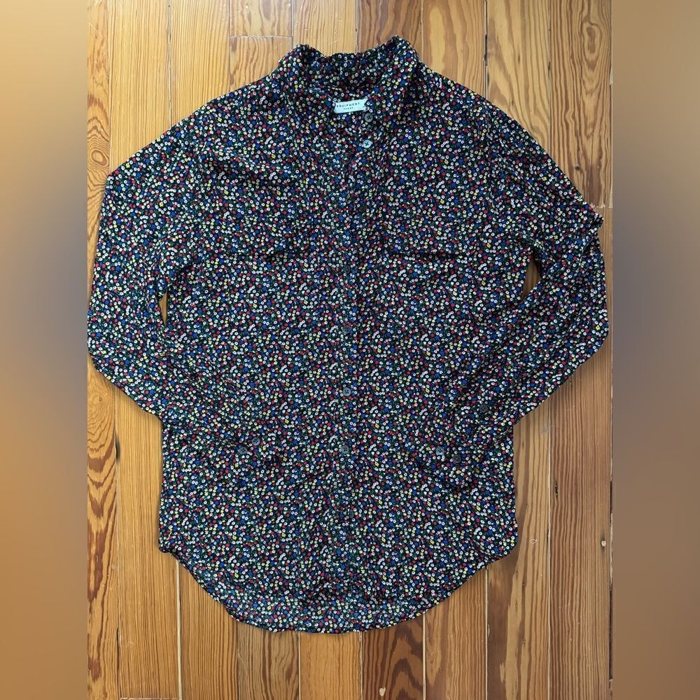 Equipment Femme Dainty Floral Buttondown